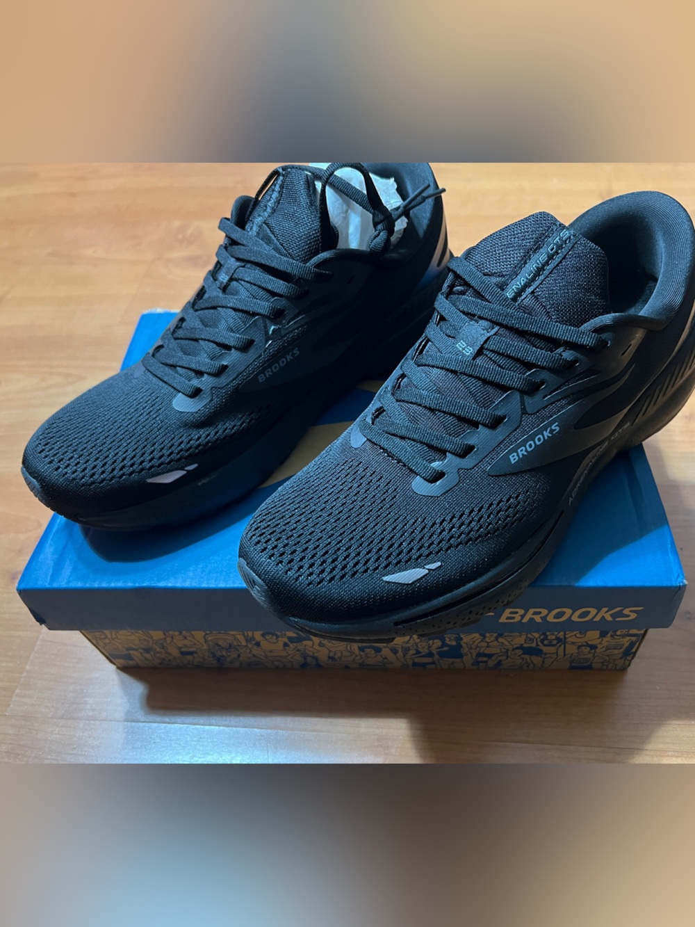 Brooks Adrenaline GTS 23 men’s size 11 new in box